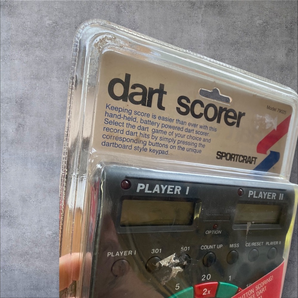 Vintage dart scorer needs batteries to play